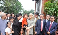 Le secrétaire général travaille avec la province de Hung Yen